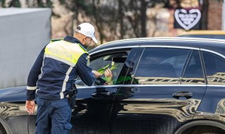 Clujencele au primit, de 8 Martie, flori de la polițiști