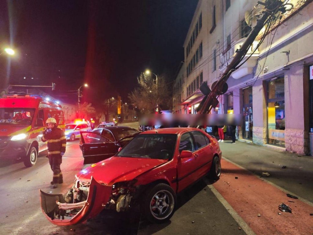 Ce i-au scris clujenii lui Emil Boc după postarea "VITEZA UCIDE" cu accidentul de pe Dorobanţilor: "Era o cursă ilegală. Aici se fac de mult timp curse de mașini. Se știe situația şi nu se schimbă nimic"