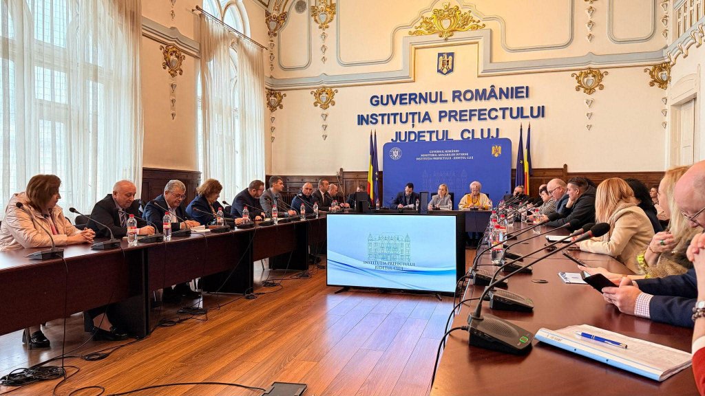 Prefectul Clujului s-a întâlnit cu șefii deconcentratelor din județ. Despre ce s-a discutat