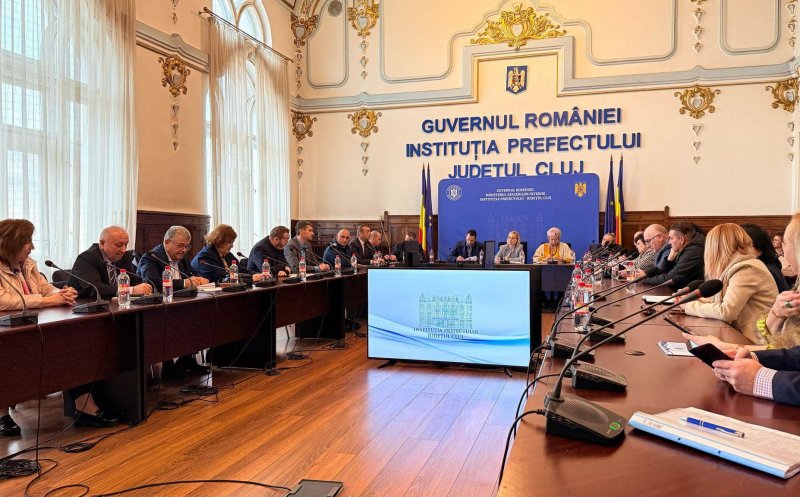 Prefectul Clujului s-a întâlnit cu șefii deconcentratelor din județ. Despre ce s-a discutat