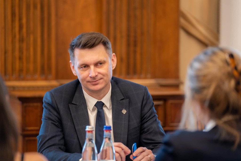 Mircea Abrudean anunță că Senatul României și UNICEF vor continua colaborarea în 2025: „Copiii sunt viitorul României”