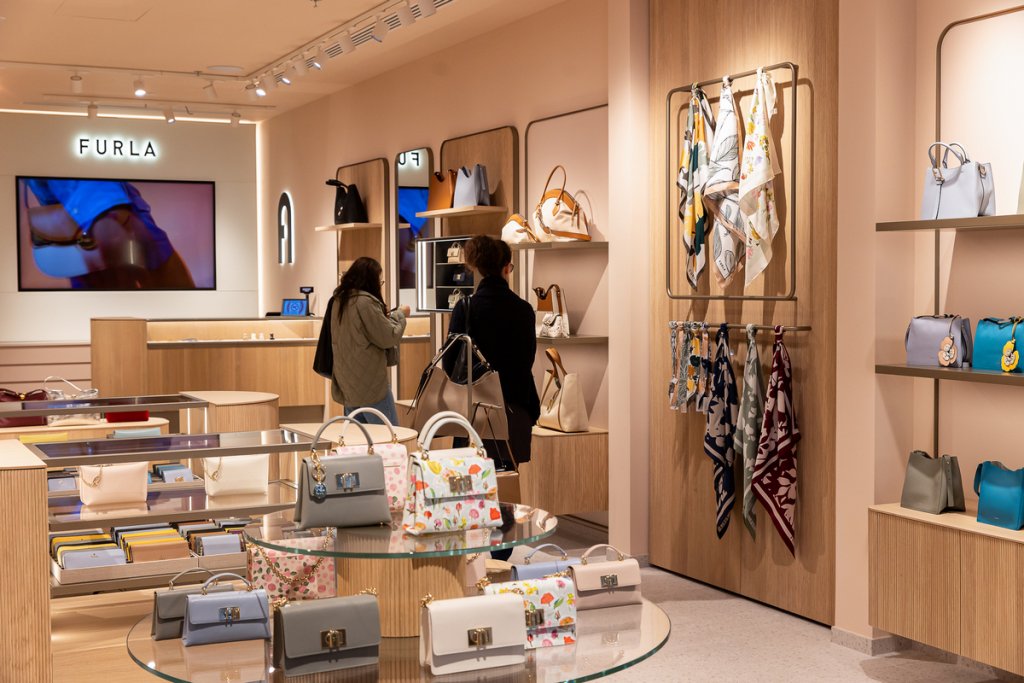 FURLA, brandul italian de lux, va deschide în Cluj-Napoca un nou magazin monobrand, în cadrul proiectului RIVUS, al grupului IULIUS