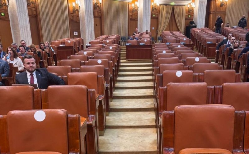 Grevă sau „spectacol  ieftin” în Parlamentul României / Aleșii AUR și POT, acuzați că trag chiulul