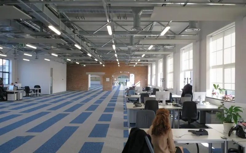 Un colos prezent și la Cluj anunță concedieri la nivel global. Câți oameni își vor pierde locul de muncă