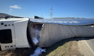 Camion răsturnat la ieșire din Florești. Pompierii ISU au intervenit