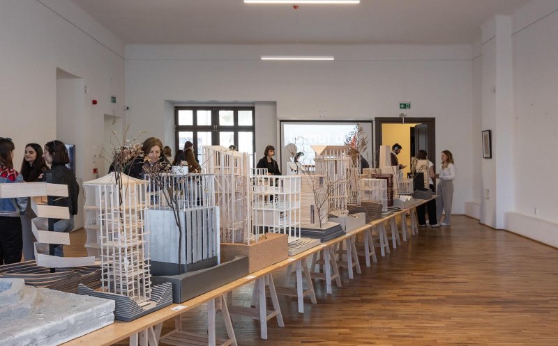 Vernisajul expoziției Turnul de semnalizare. Refugiu pe traseul Limesului Dacic organizat de Facultatea de Arhitectură și Urbanism (UTCN)