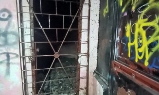 Cum arată pasajul pietonal INFECT de pe strada Primăverii din Mănăştur / Fecale, urină, foste dughene incendiate și mizerie cât vezi cu ochii