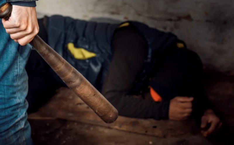 Scene șocante în Cluj: Un bărbat și-a amenințat fosta iubită cu moartea și i-a bătut fratele cu o bâtă de baseball