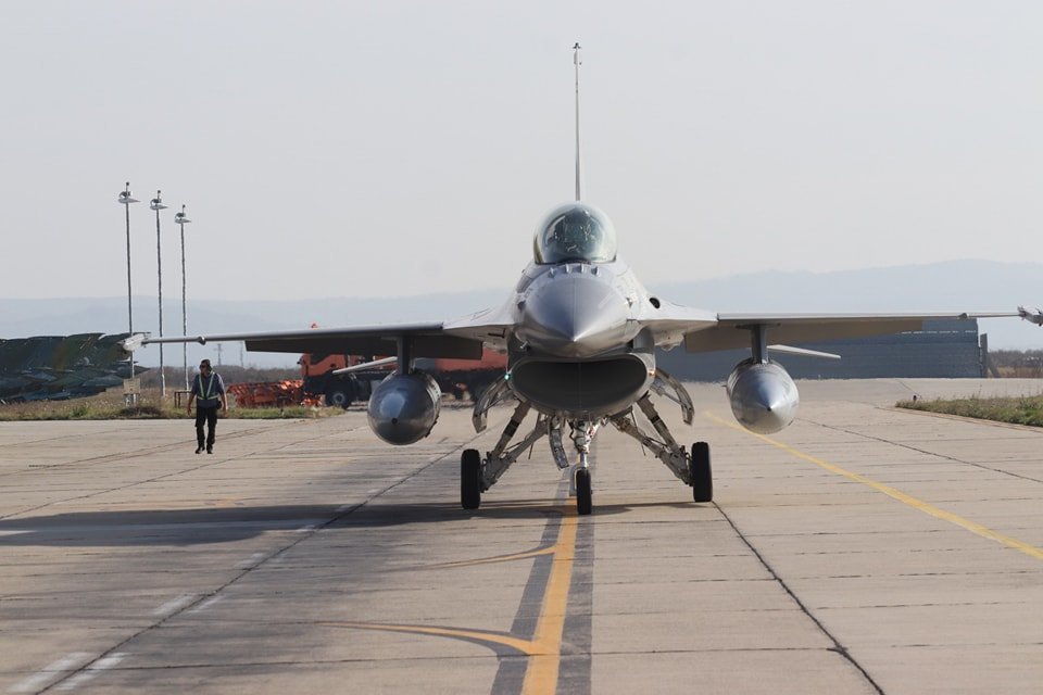 Cine vrea să modernizeze baza aeriană de la Câmpia Turzii. MApN pune la bătaie 90 de milioane de euro