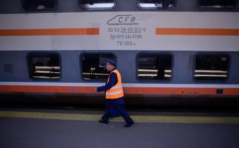 Percheziții la CFR Călători. Cum blocau locurile controlorii de tren