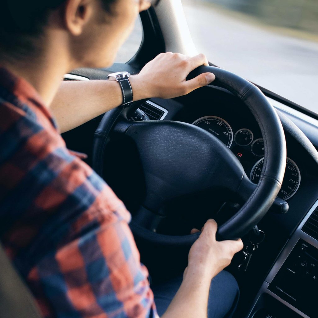 E oficial! UE introduce permisul de conducere european. Va avea o valabilitate de 15 ani și va fi accesibil pe telefonul mobil