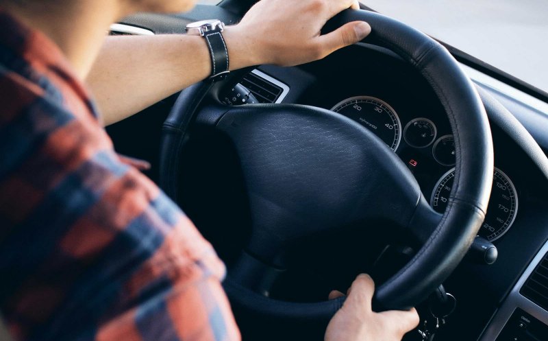 E oficial! UE introduce permisul de conducere european. Va avea o valabilitate de 15 ani și va fi accesibil pe telefonul mobil