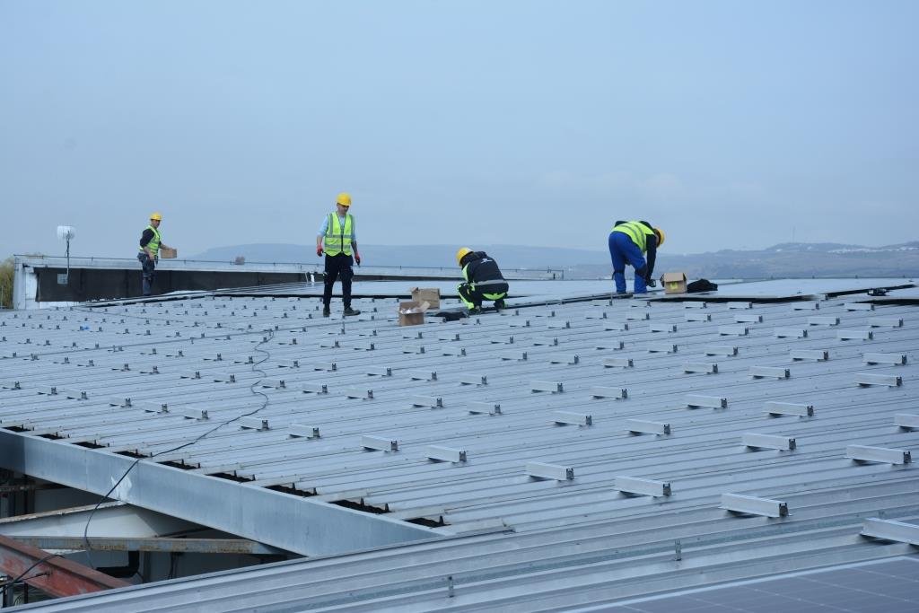 A început construirea parcului fotovoltaic de la Centrul Agro Transilvania. Se vor face economii uriașe la energie
