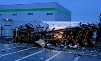 Doi șoferi de TIR au murit în urma unui accident grav