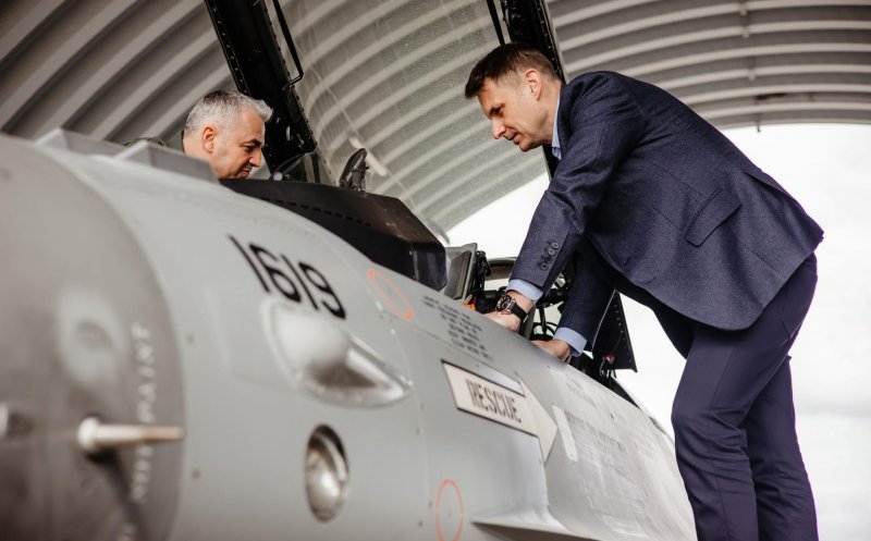 Mircea Abrudean a vizitat Baza Aeriană de la Câmpia Turzii: „Investițiile în apărare nu reprezintă un moft!”