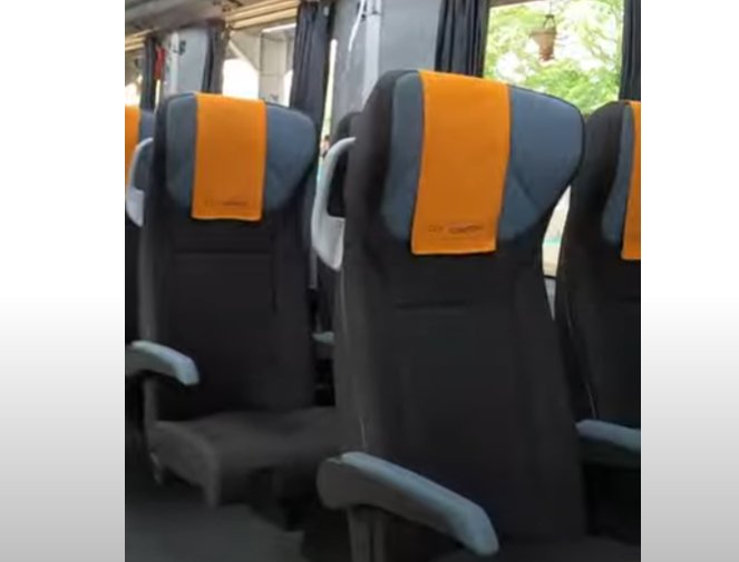 CFR Călători își laudă vagoanele modernizate: Spătare rabatabile, prize la scaune, dispozitiv SOS și display-uri/ Cum arată și pe unde circulă