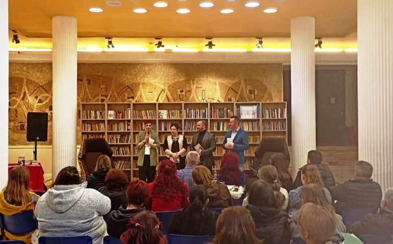 Versuri și vindecare. O asistentă din Cluj și-a lansat cel de-al treilea volum de poezie