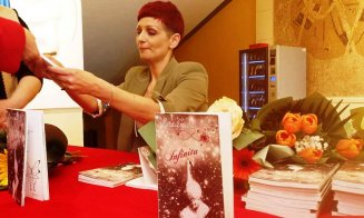 Versuri și vindecare. O asistentă din Cluj și-a lansat cel de-al treilea volum de poezie
