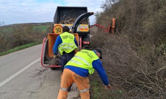 Curățenie de primăvară pe drumurile județene din Cluj! Va crește vizibilitatea și siguranța circulației