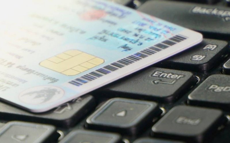 Un român NU își poate face buletin electronic din cauza numelui / Provocări pentru programul lansat la Cluj