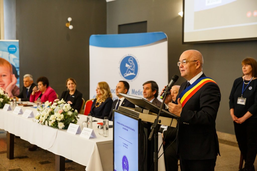 Clujul, capitala națională a medicinei școlare. Boc: "O minte sănătoasă poate crește doar într-un corp sănătos!"