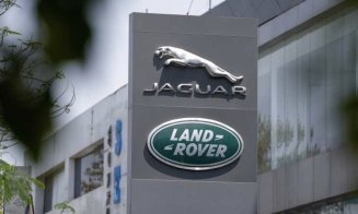 Efectele taxelor vamale SUA. Colosul auto Jaguar Land Rover suspendă livrările către America