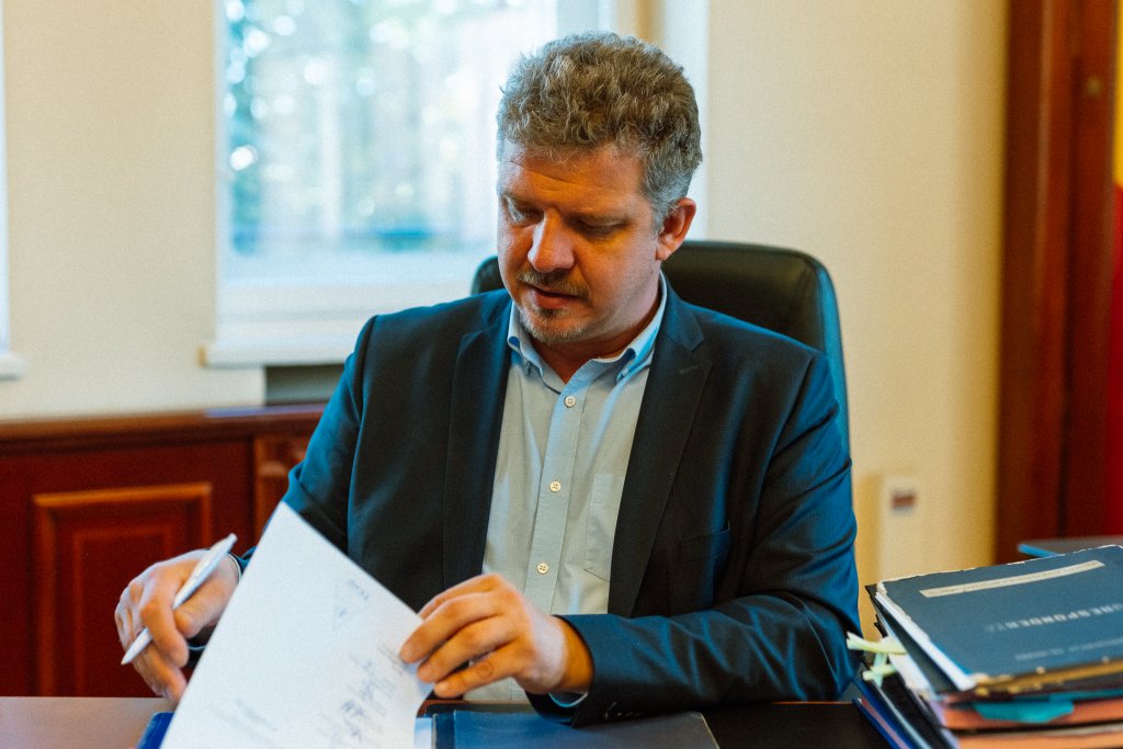 Primarul din Târgu Mureș, plasat sub control judiciar de DNA. Ar fi luat șpagă de la afaceristul Petrică Sala, patronul Astor Com