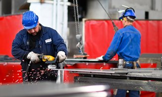 Se mai închide o fabrică din Vestul ţării. 700 de oameni vor fi concediați / Se retrag americanii
