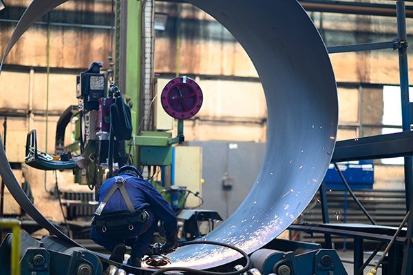 Se mai închide o fabrică din Vestul ţării. 700 de oameni vor fi concediați / Se retrag americanii