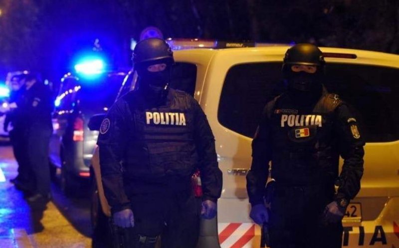 Peste 120 de persoane legitimate în Florești, în cadrul unei razii. Patru femei au fost reținute de polițiști