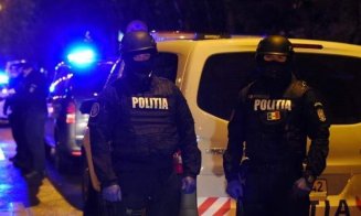 Peste 120 de persoane legitimate în Florești, în cadrul unei razii. Patru femei au fost reținute de polițiști