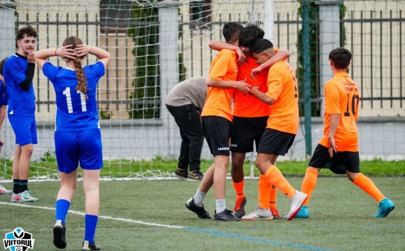 „Cupa Iulius la fotbal” a reunit peste 200 de elevi pe terenul de sport