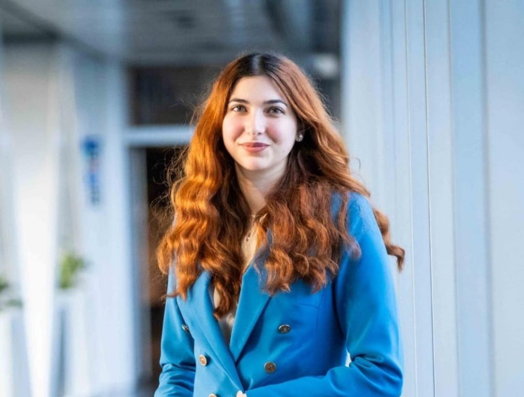 O tânără clujeancă, Dana Novăcescu, desemnată „Raportor”  în cadrul conferinței europene care analizează "Clean Industrial Deal" – noul plan al UE de reindustrializare