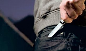 Tâlhărie șocantă în Cluj: Doi copii de 14 și 16 ani au amenințat un bătrân cu cuțitul și l-au lăsat fără economii