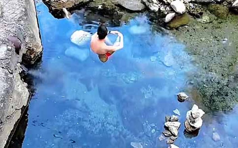 Loc de basm recomandat de Călători în bascheți / ”Liniștea și pacea de acolo le-am întâlnit foarte rar spre deloc în viața asta”, spun cei care s-au relaxat la SPA-ul natural
