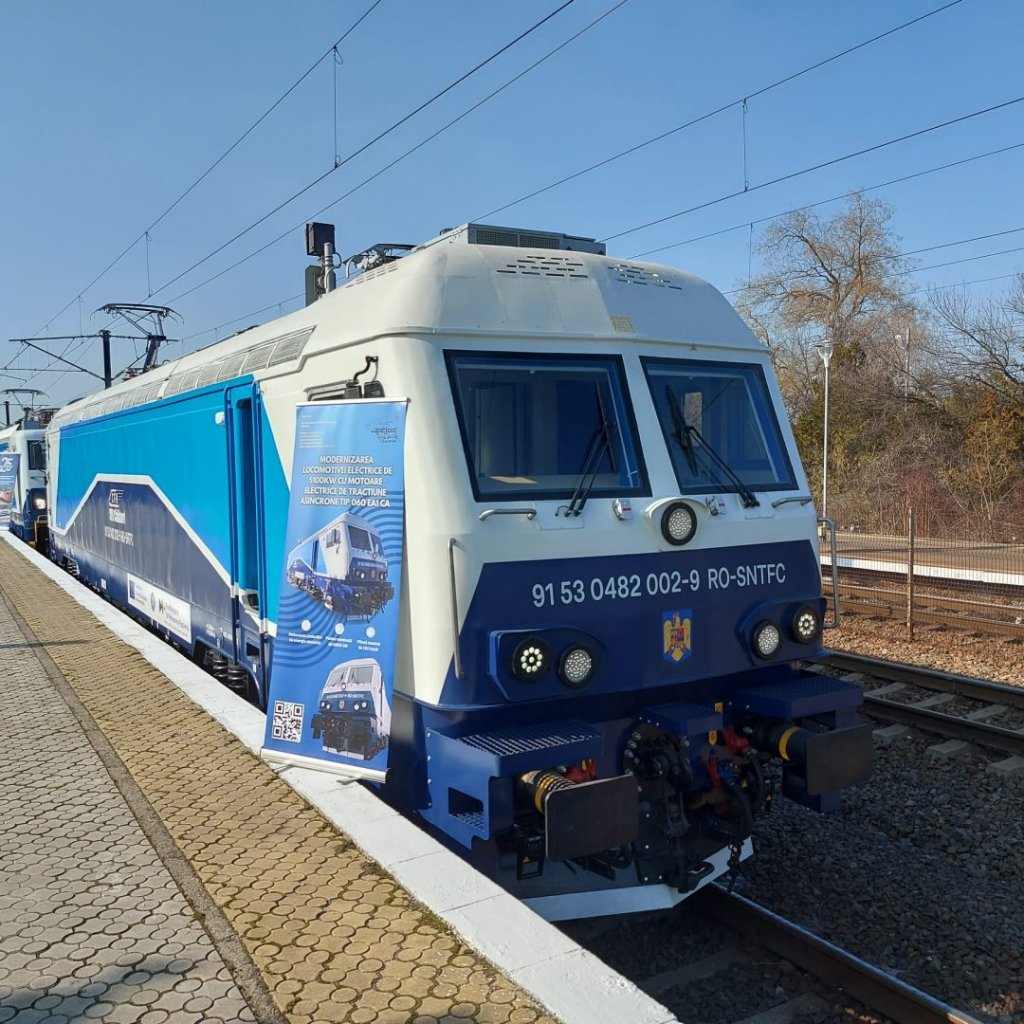 CFR Călători a pus în circulație primul tren cu vagoanele modernizate la Cluj cu bani din PNRR. Cum arată și pe ce rută va circula