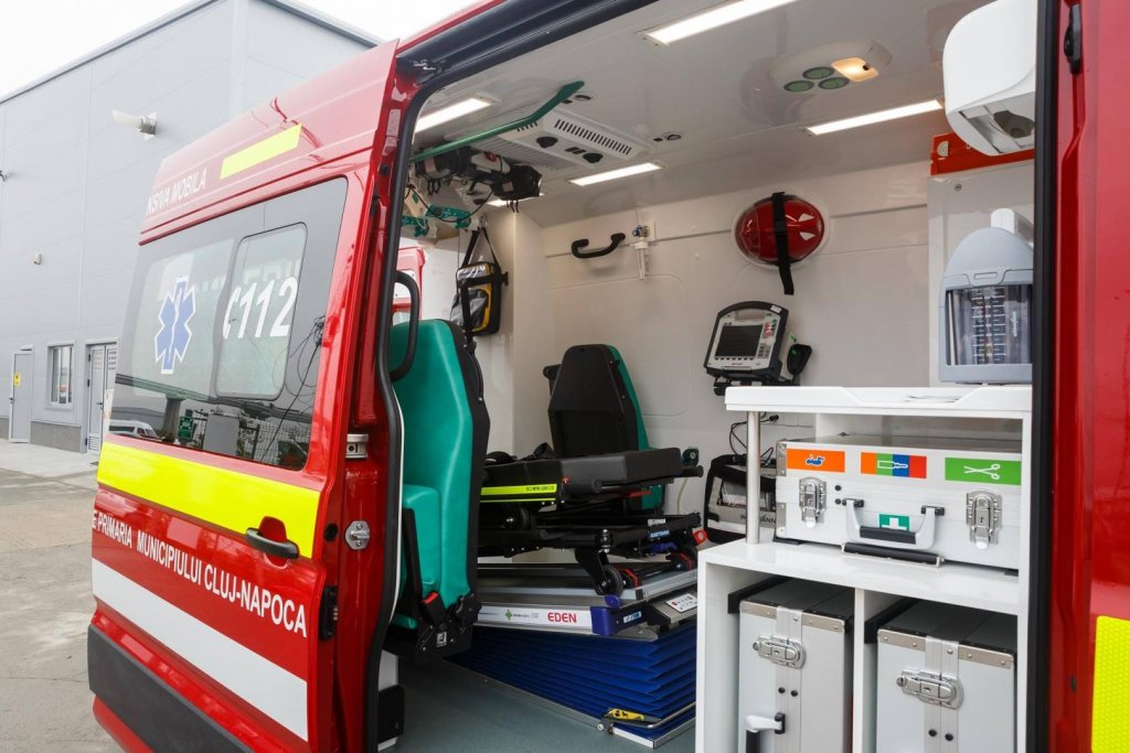 Copil de trei ani, lovit de mașină pe o stradă din Cluj-Napoca. Minorul a fost transportat la spital