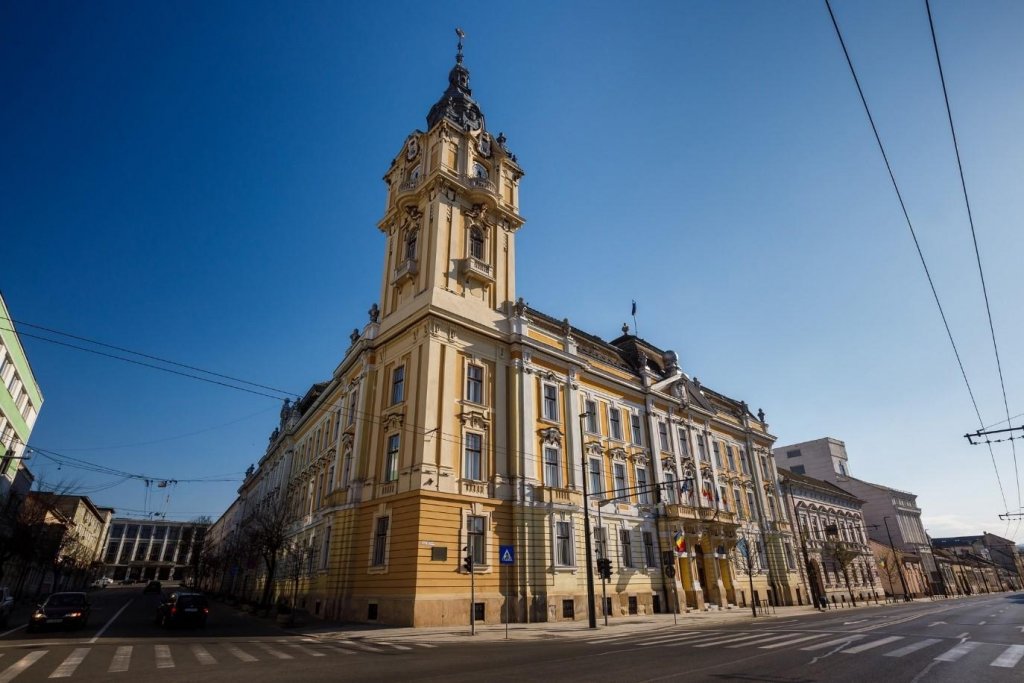 Programul Primăriei Cluj-Napoca în perioada sărbătorilor. Un singur departament  va fi deschis