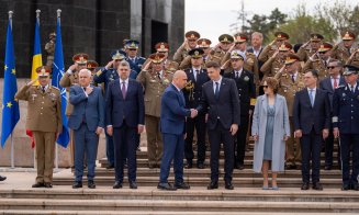 Mircea Abrudean, alături de Ilie Bolojan la evenimentul dedicat Zilei Forțelor Terestre: „Vremurile ne obligă să investim inteligent în dotarea și mod