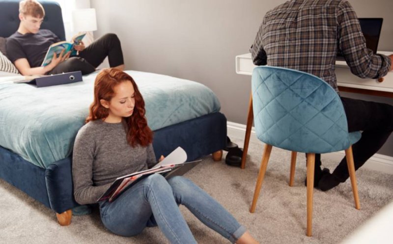 220.000 euro pentru ideile tinerilor din Cluj: de la platformă de co-living pentru studenți, la design interior realizat din plastic reciclat