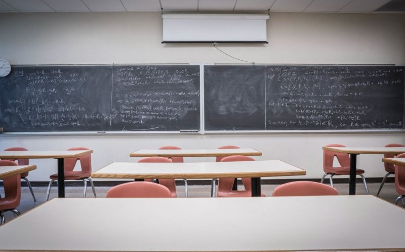 Elevii se întorc în bănci pentru 3 zile. Urmează minivacanța de 1 Mai/ Structura anului școlar până la vară