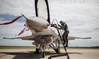 Prima femeie pilot din România pe avionul de luptă F-16 este la Cluj