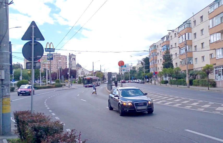 Pietonii "kamikaze" din Cluj, în sfârşit amendaţi de poliţişti