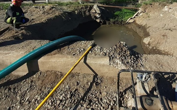 Primarul din Huedin spune că lucrările la groapa unde 2 copii au murit NU aparțin primăriei. Cine este beneficiarul final