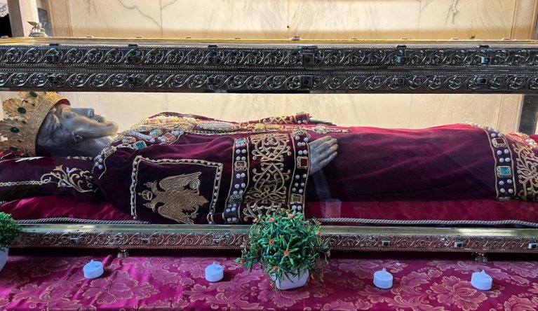 Moaştele Sfintei Împărătese Elena ajung în România. Mănăstirea în care vor fi așezate