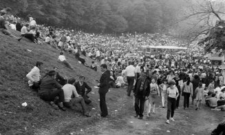 1 Mai Muncitoresc, în Pădurea Hoia. Ce amintiri au clujenii: ''Ce mai spectacole, ce mai mici, cârnați și fripturi și căzile alea cu gheață spartă pen