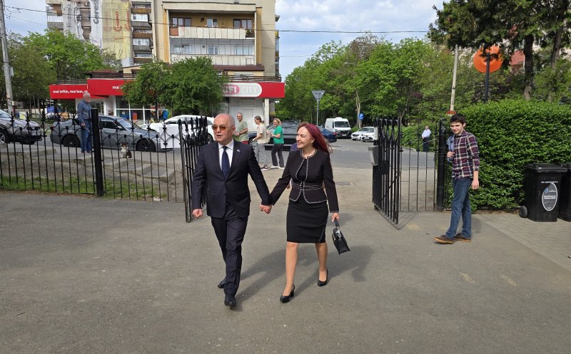 Emil Boc, la urne: ''Am votat pentru responsabilitate, pentru o Românie europeană" / Mesaj pentru tinerii de 18 ani!