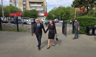 Emil Boc, la urne: ''Am votat pentru responsabilitate, pentru o Românie europeană" / Mesaj pentru tinerii de 18 ani!