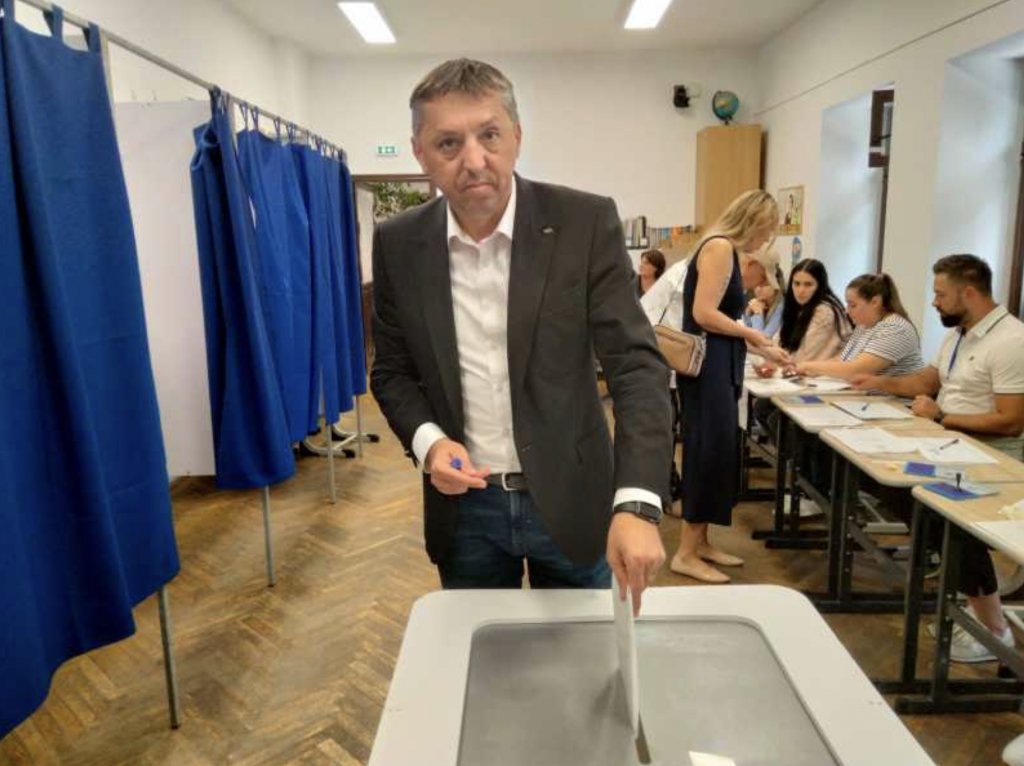 Ministrul Educației, la urne în Cluj-Napoca. Daniel David: „Am votat pentru o țară euro-atlantică, unită”