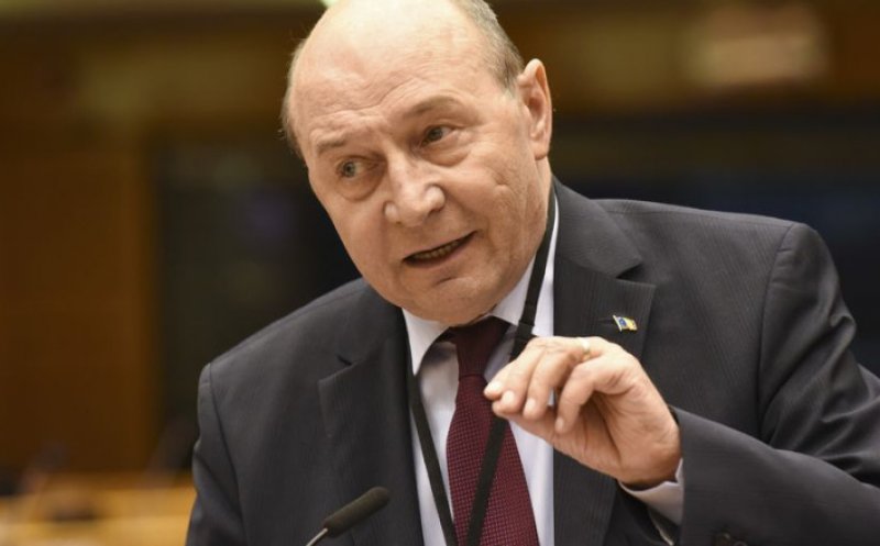 Băsescu: "Ar fi groaznic pentru România să avem un şef de galerie care ajunge preşedinte fără să fi practicat nicio meserie"